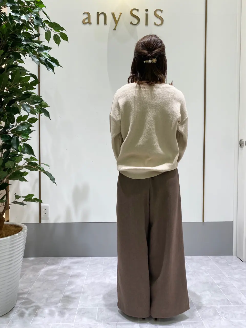 ANY SIS スタッフ コーディネート画像