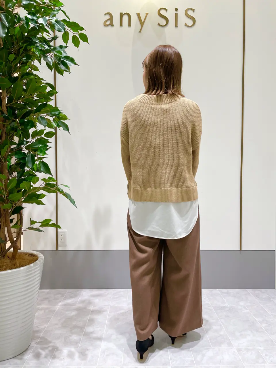 ANY SIS スタッフ コーディネート画像