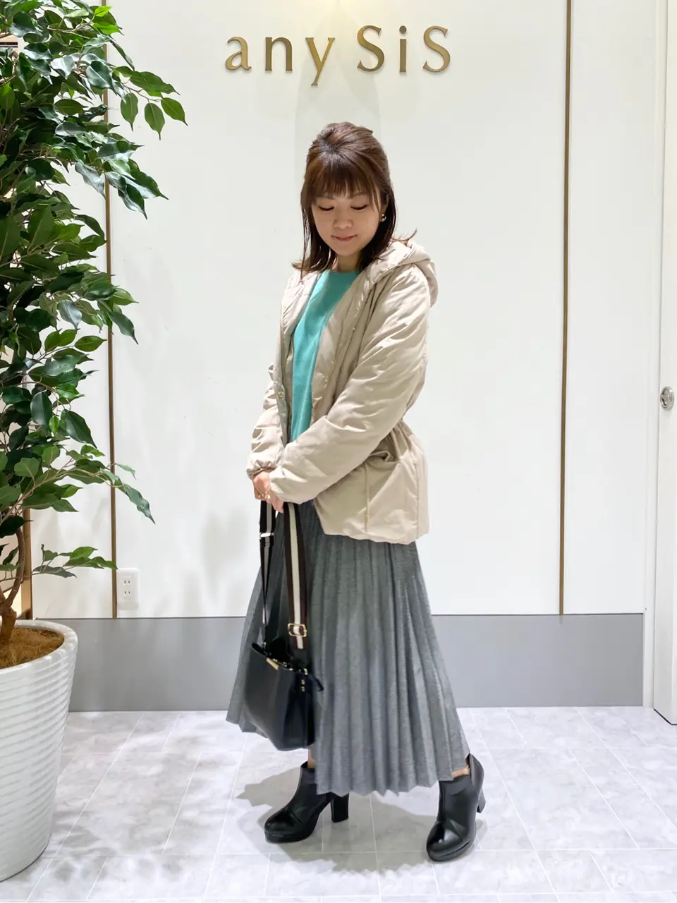 ANY SIS スタッフ コーディネート画像