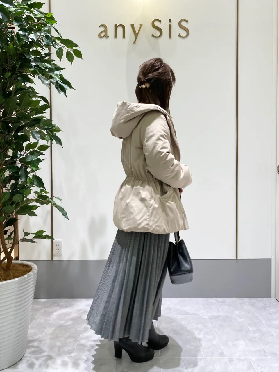 ANY SIS スタッフ コーディネート画像