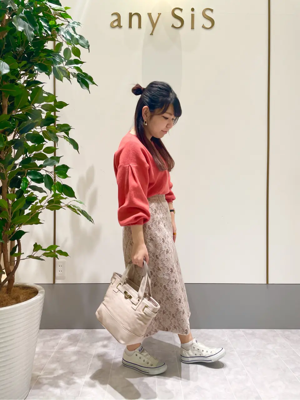 ANY SIS スタッフ コーディネート画像