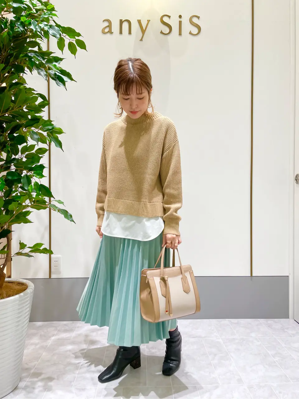 ANY SIS スタッフ コーディネート画像