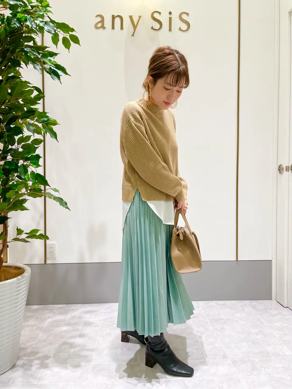 ANY SIS スタッフ コーディネート画像