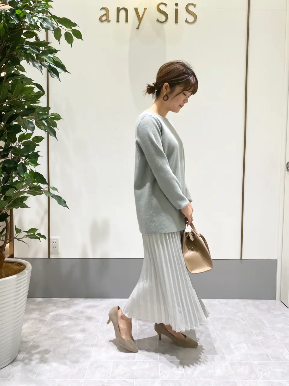 ANY SIS スタッフ コーディネート画像