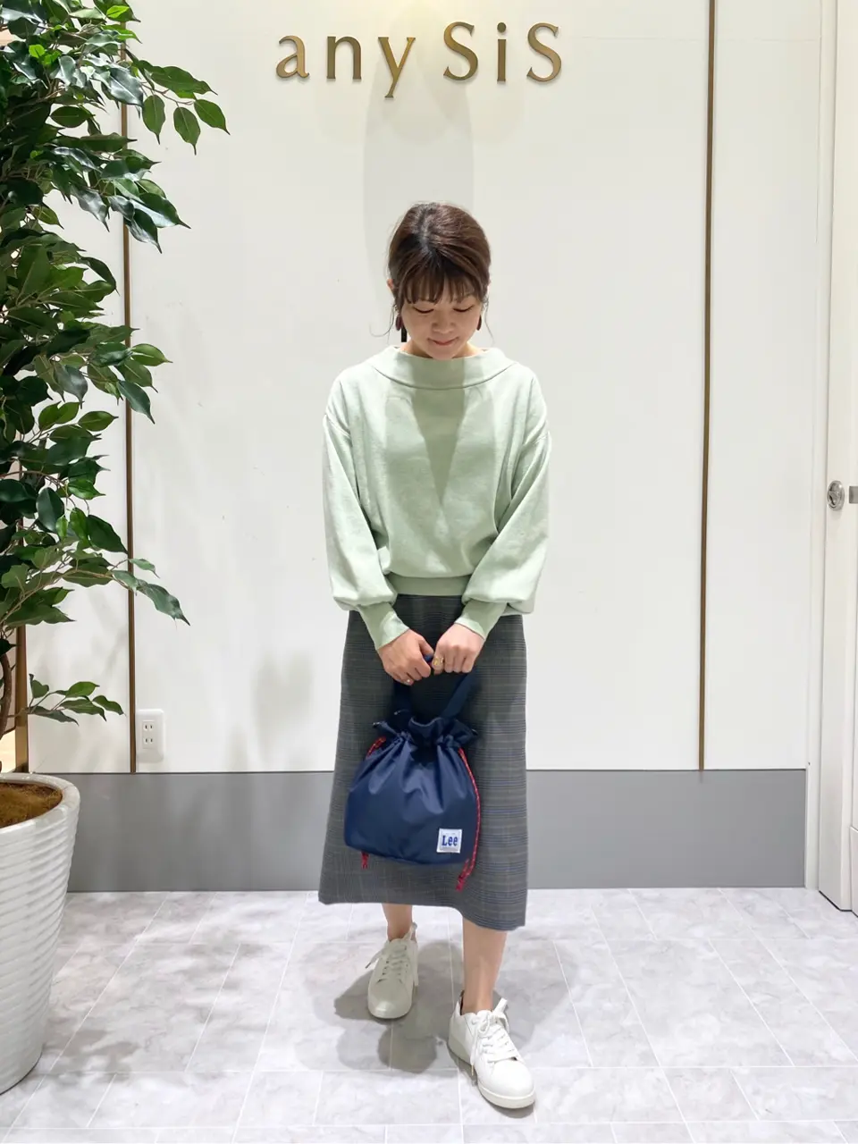 ANY SIS スタッフ コーディネート画像