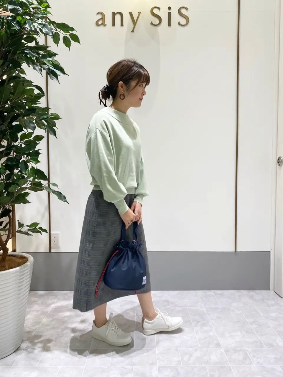 ANY SIS スタッフ コーディネート画像