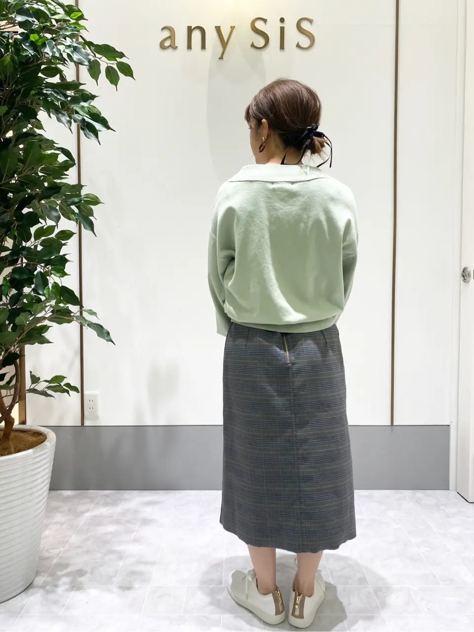 ANY SIS スタッフ コーディネート画像