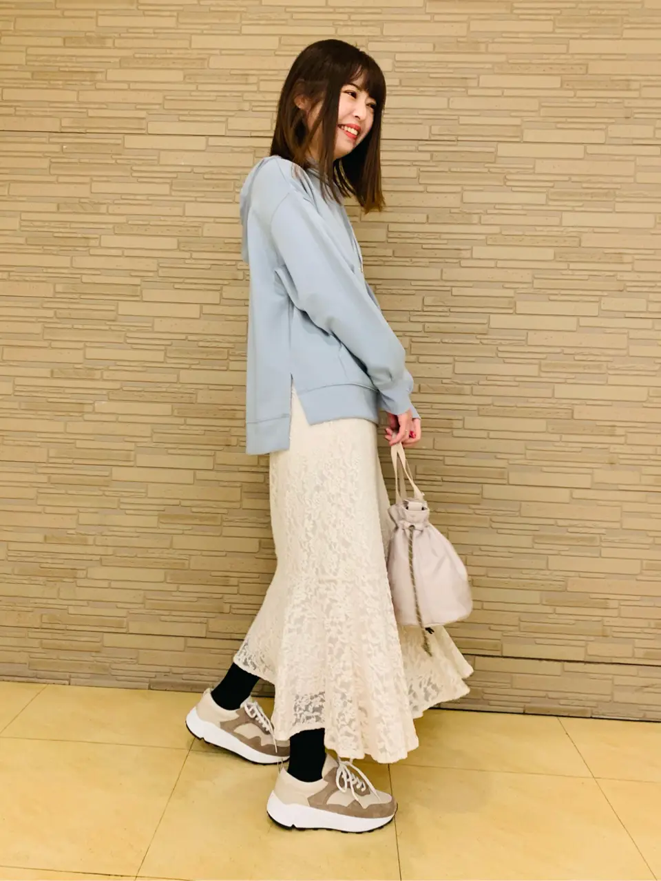 ANY SIS スタッフ コーディネート画像