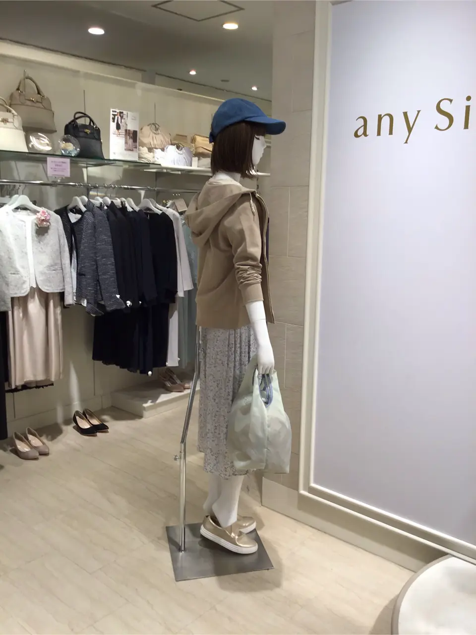 ANY SIS 島崎 コーディネート画像