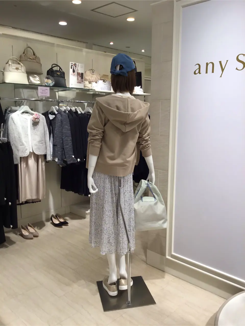 ANY SIS 島崎 コーディネート画像