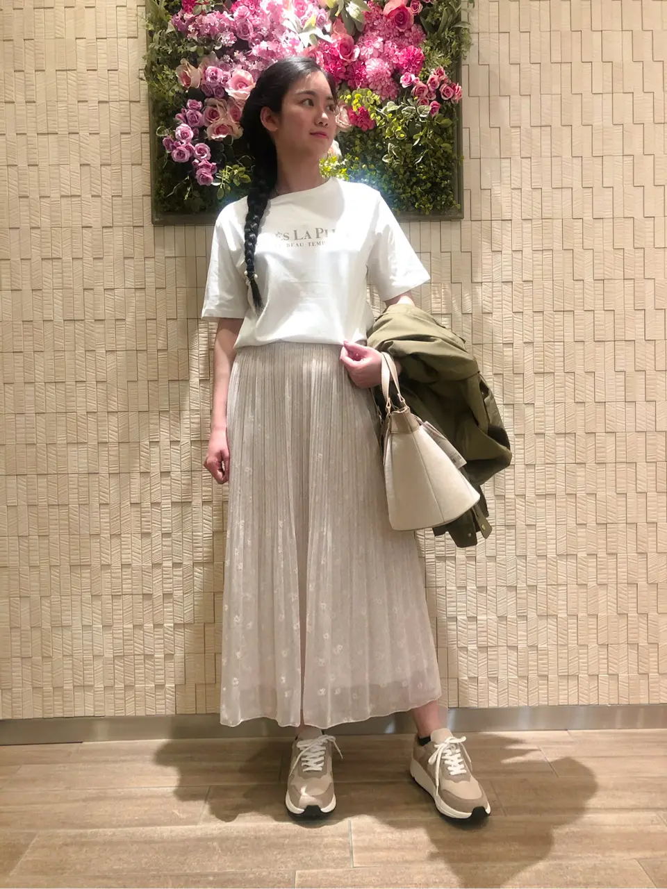 ANY SIS スタッフ コーディネート画像