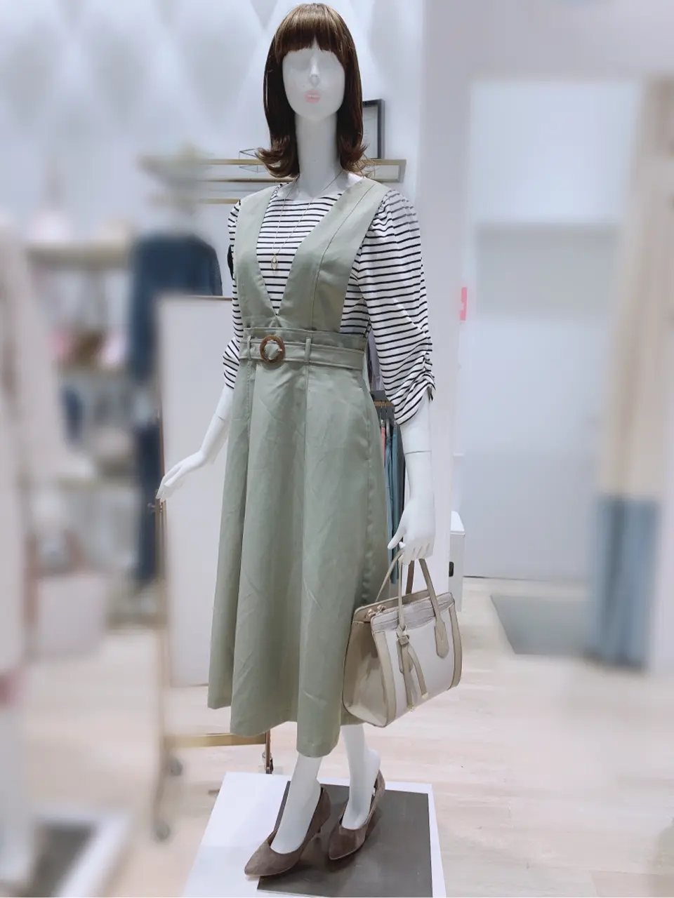 ANY SIS 新井 コーディネート画像