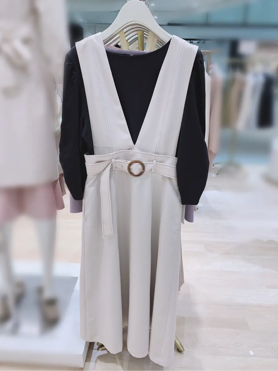 ANY SIS 新井 コーディネート画像