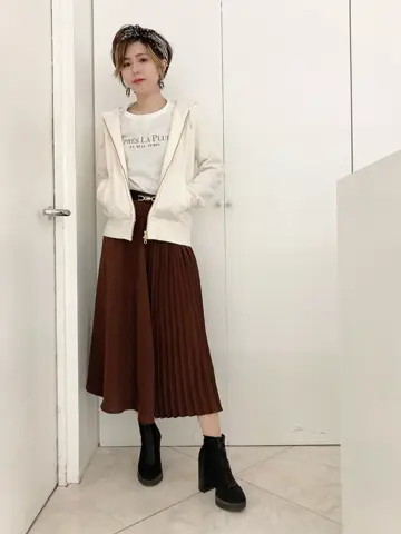 ANY SIS スタッフ コーディネート画像