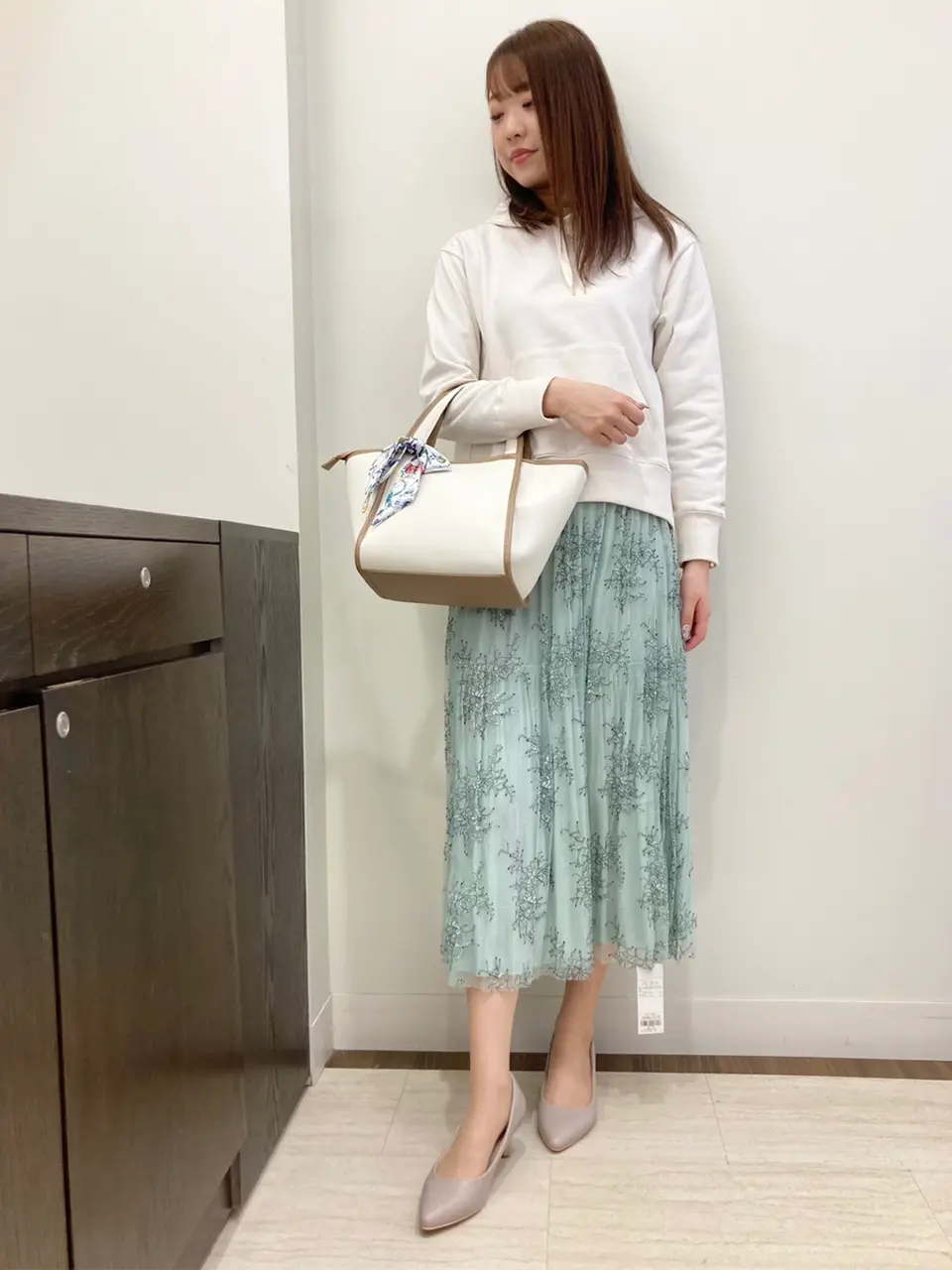 ANY SIS スタッフ コーディネート画像