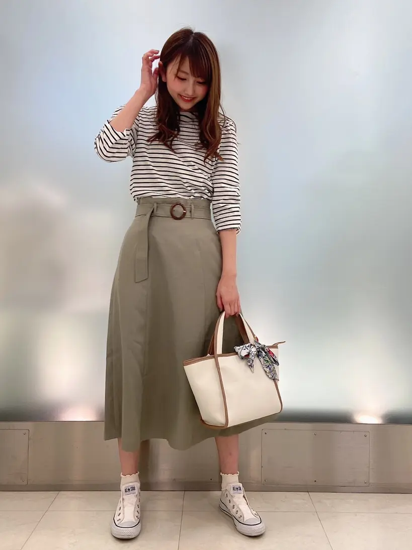 ANY SIS スタッフ コーディネート画像