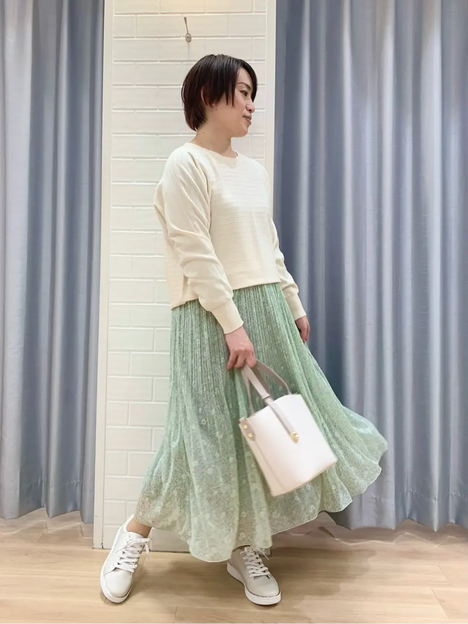 ANY SIS 丸岡 コーディネート画像