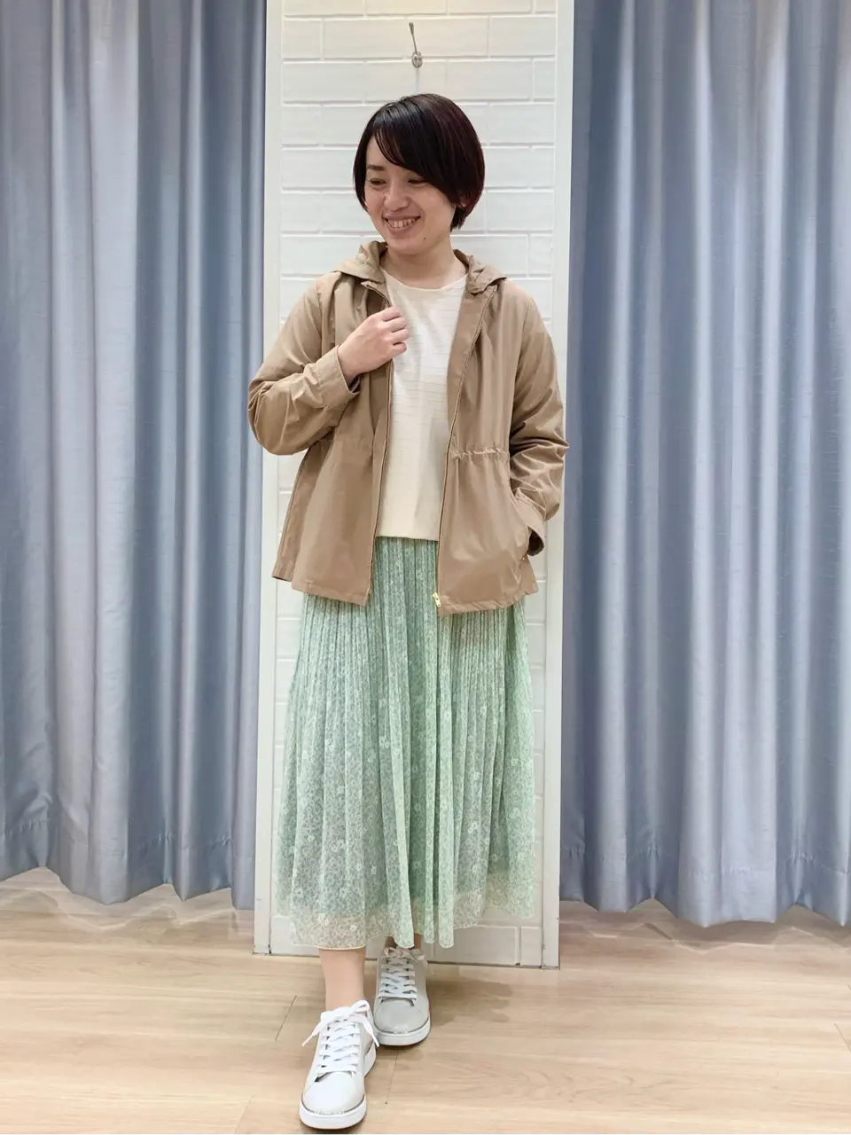 ANY SIS 丸岡 コーディネート画像