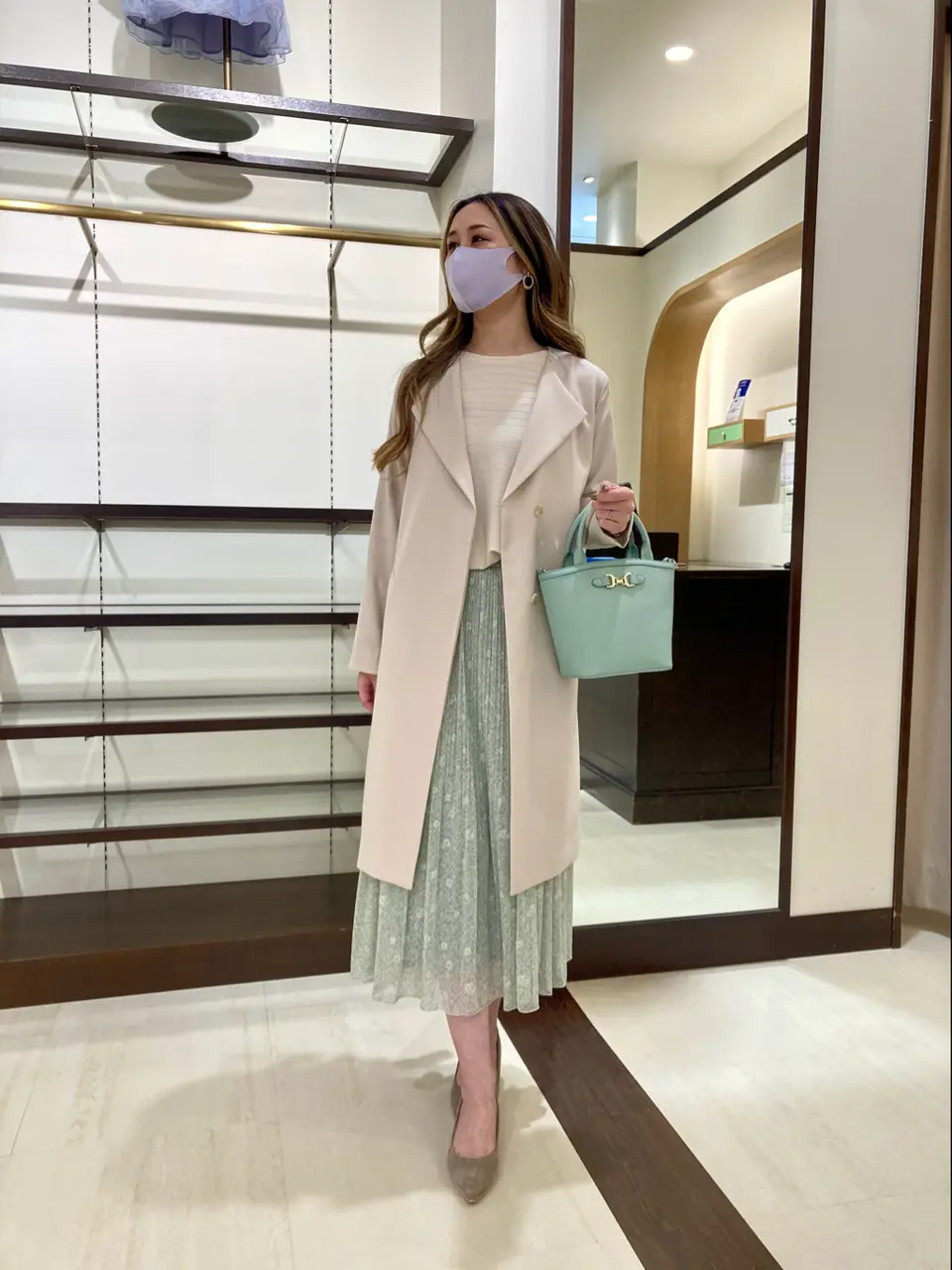 ANY SIS STAFF コーディネート画像