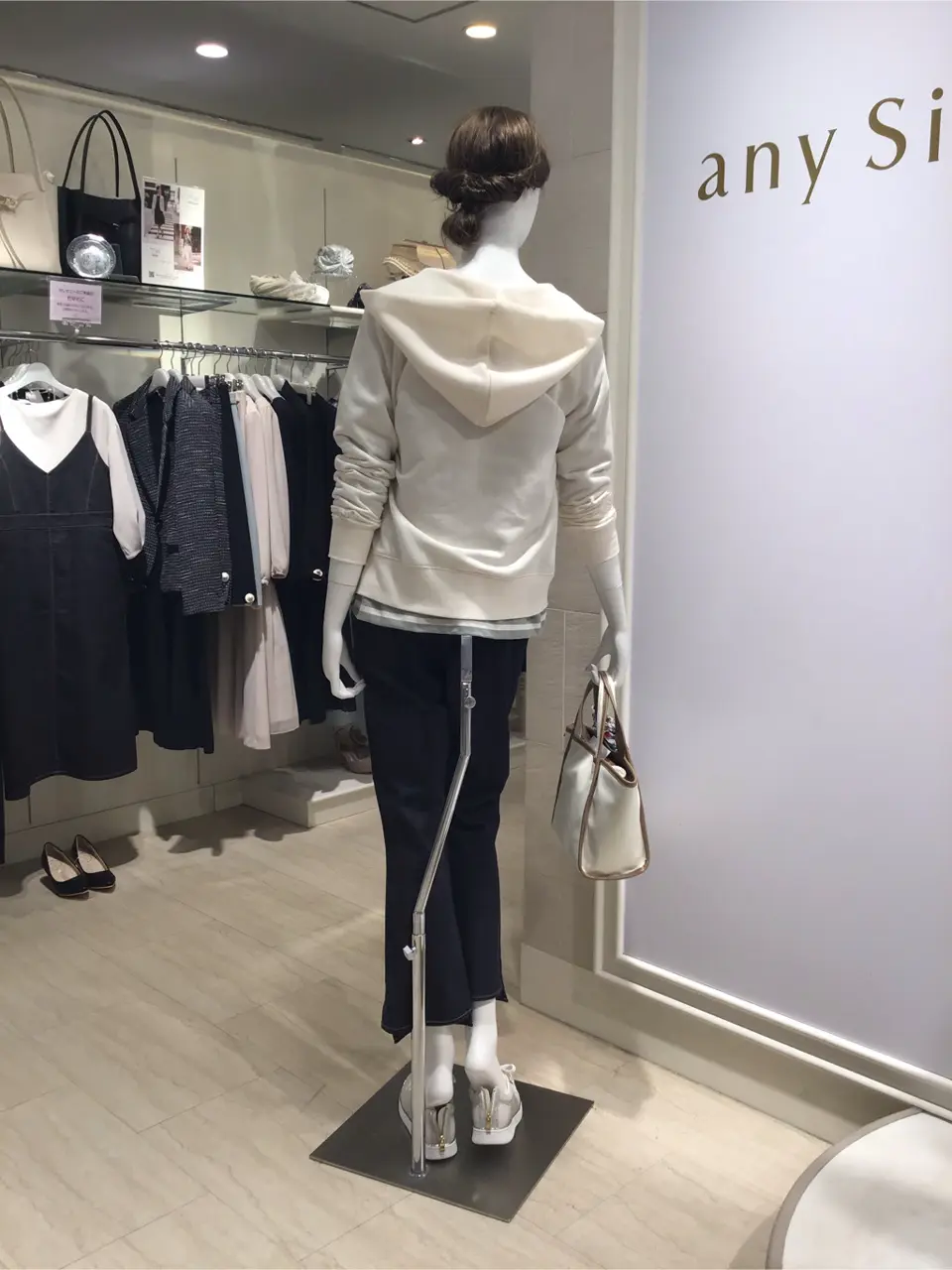 ANY SIS 島崎 コーディネート画像