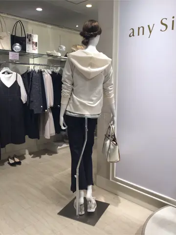 ANY SIS 島崎 コーディネート画像