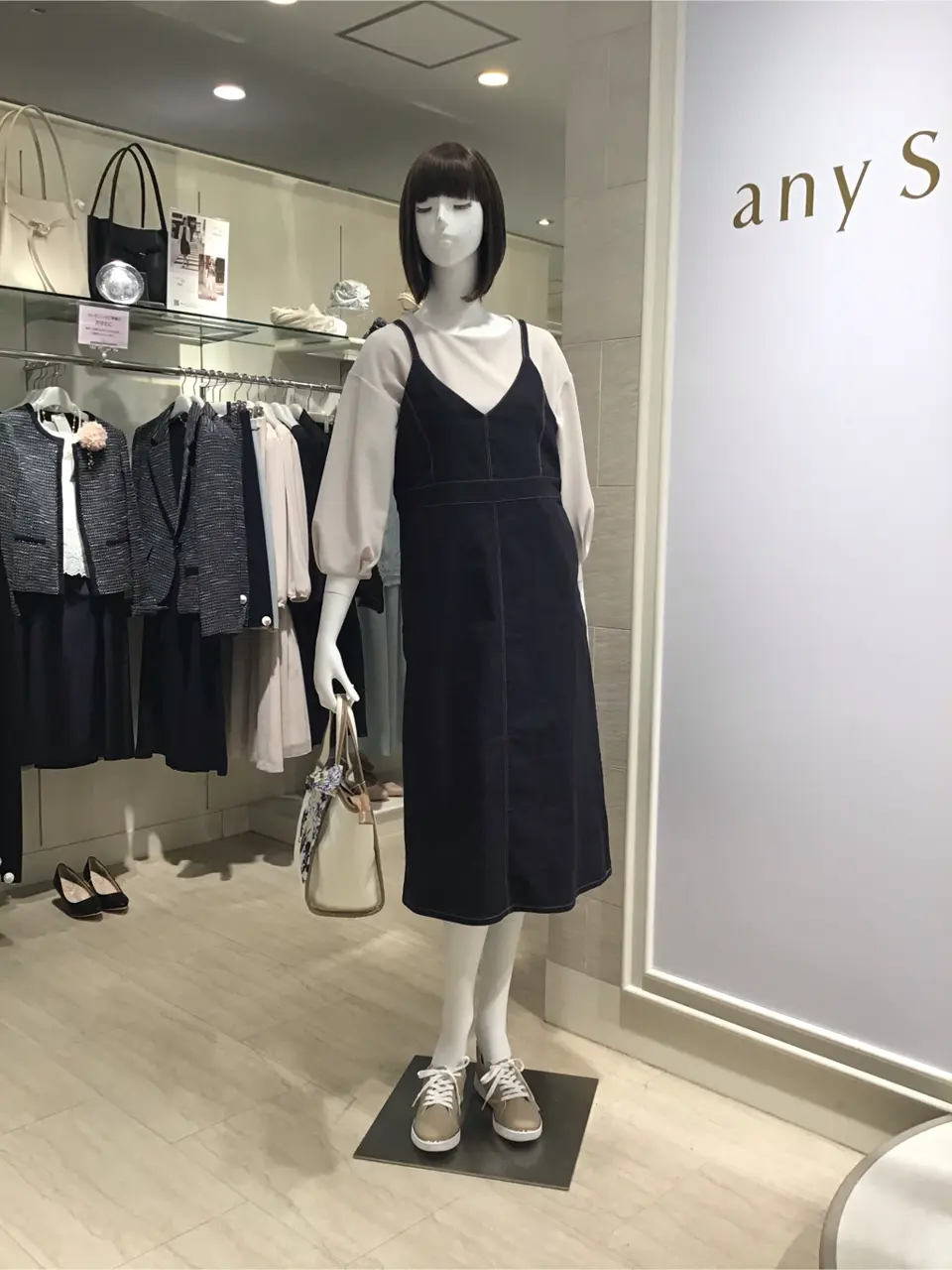 ANY SIS スタッフ コーディネート画像