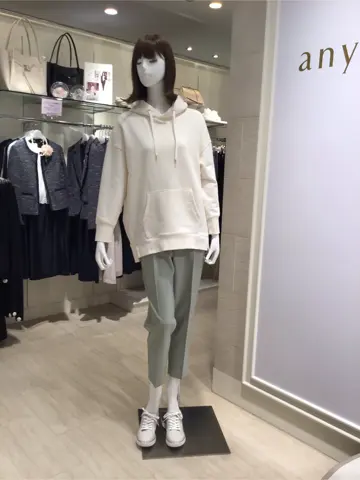 ANY SIS スタッフ コーディネート画像