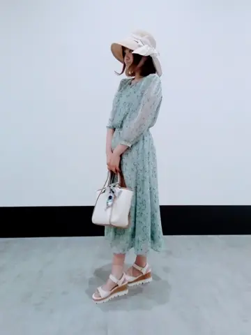 ANY SIS 川根　彩 コーディネート画像