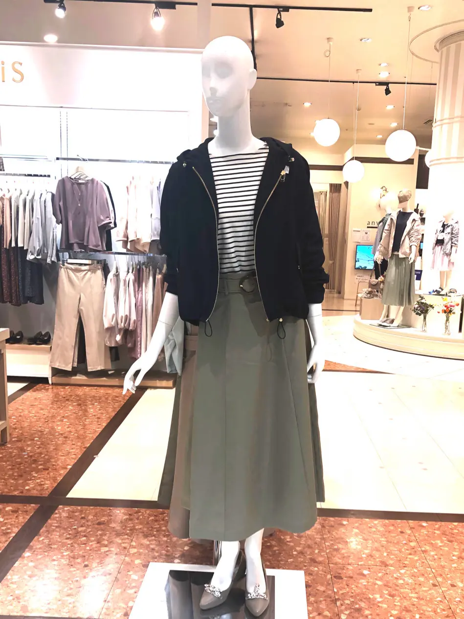 ANY SIS スタッフ コーディネート画像