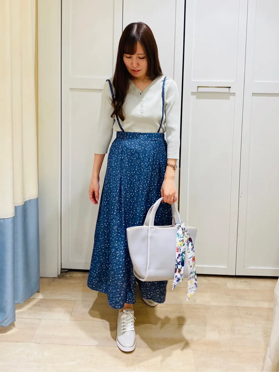 ANY SIS スタッフ コーディネート画像