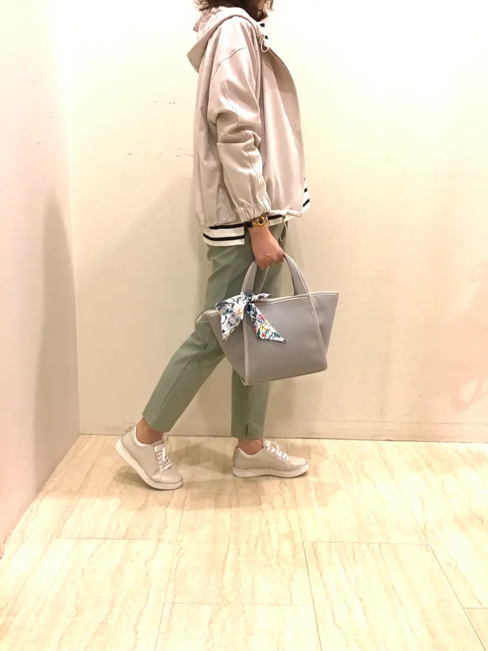 ANY SIS スタッフ コーディネート画像