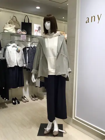 ANY SIS スタッフ コーディネート画像