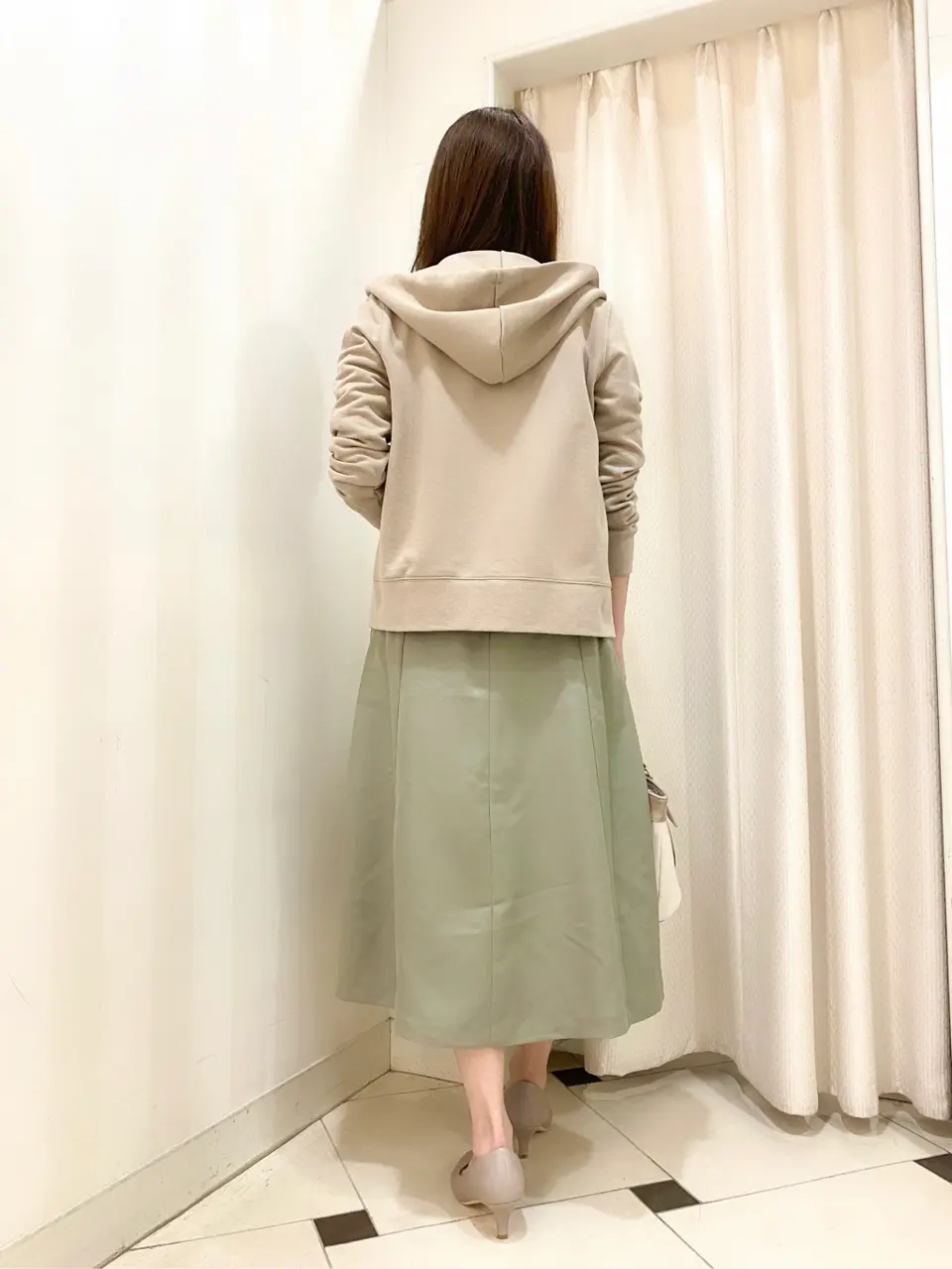 ANY SIS 金井 コーディネート画像