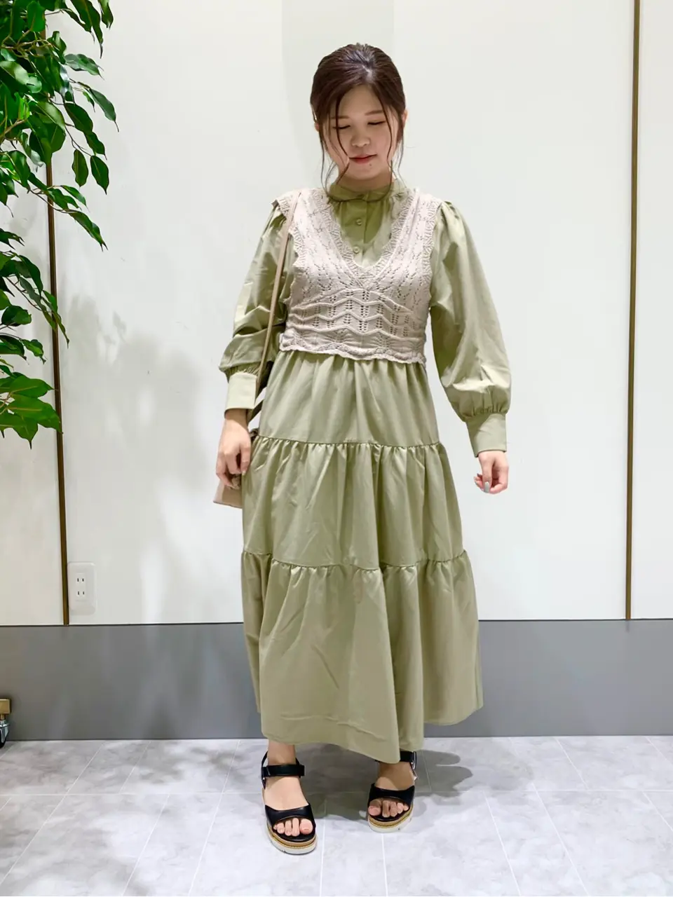 ANY SIS スタッフ コーディネート画像