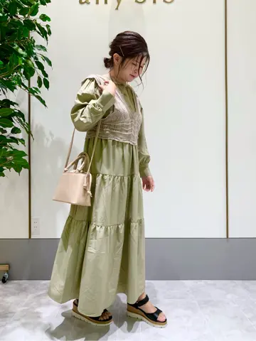 ANY SIS スタッフ コーディネート画像