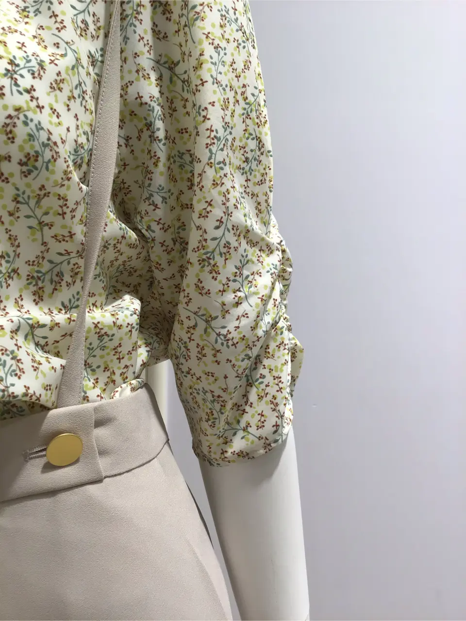 ANY SIS 島崎 コーディネート画像