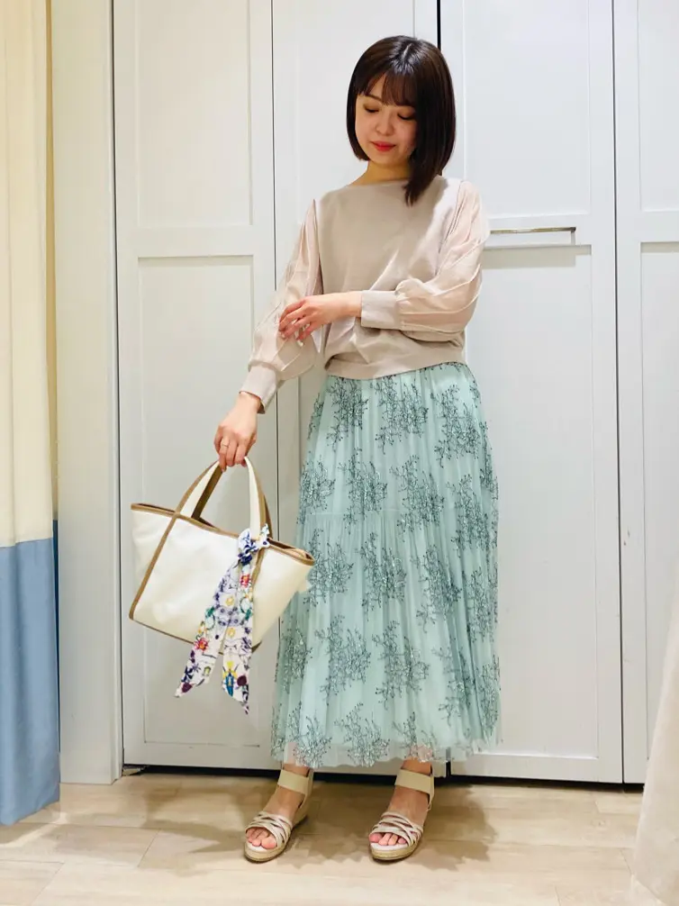 ANY SIS スタッフ コーディネート画像