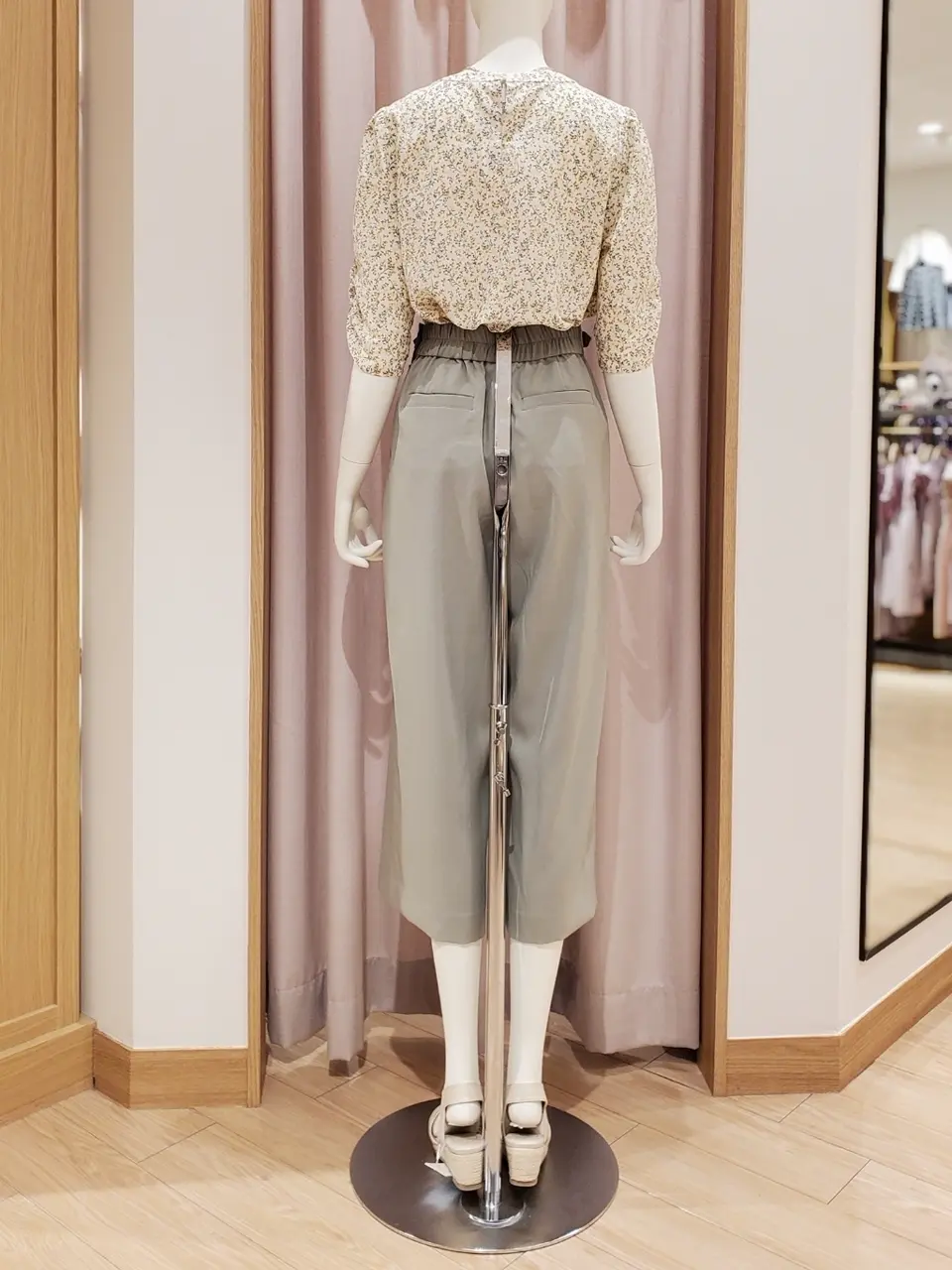 ANY SIS 岩田 コーディネート画像