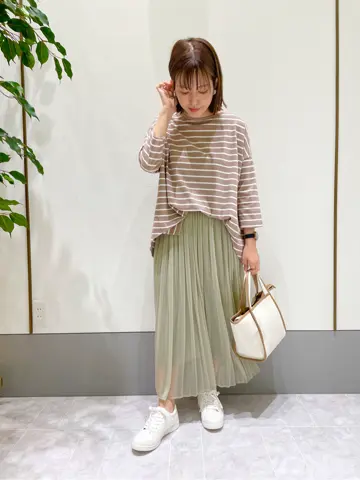 ANY SIS スタッフ コーディネート画像