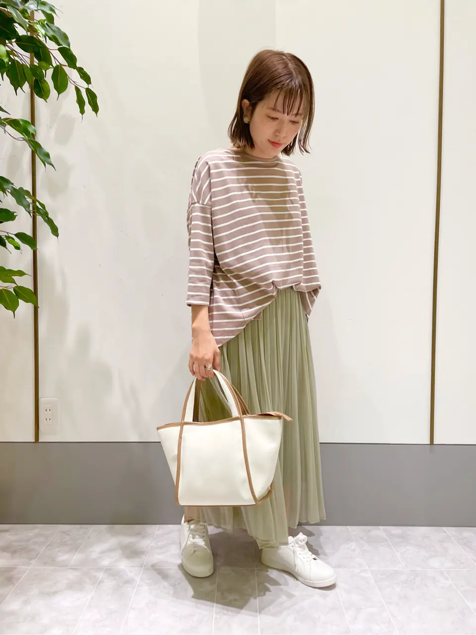 ANY SIS スタッフ コーディネート画像