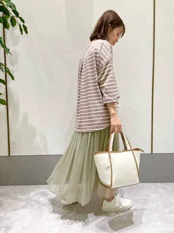 ANY SIS スタッフ コーディネート画像