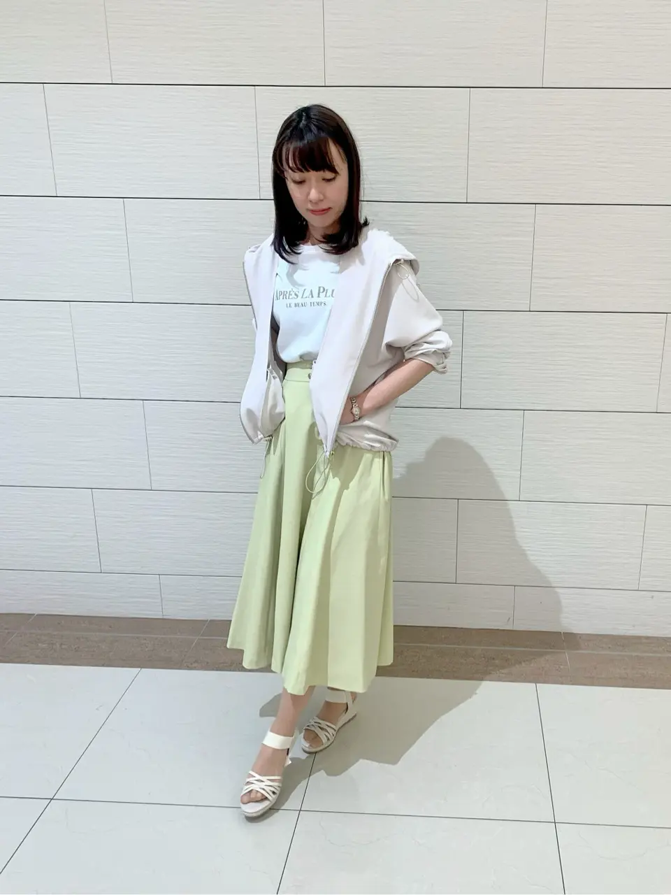 ANY SIS スタッフ コーディネート画像