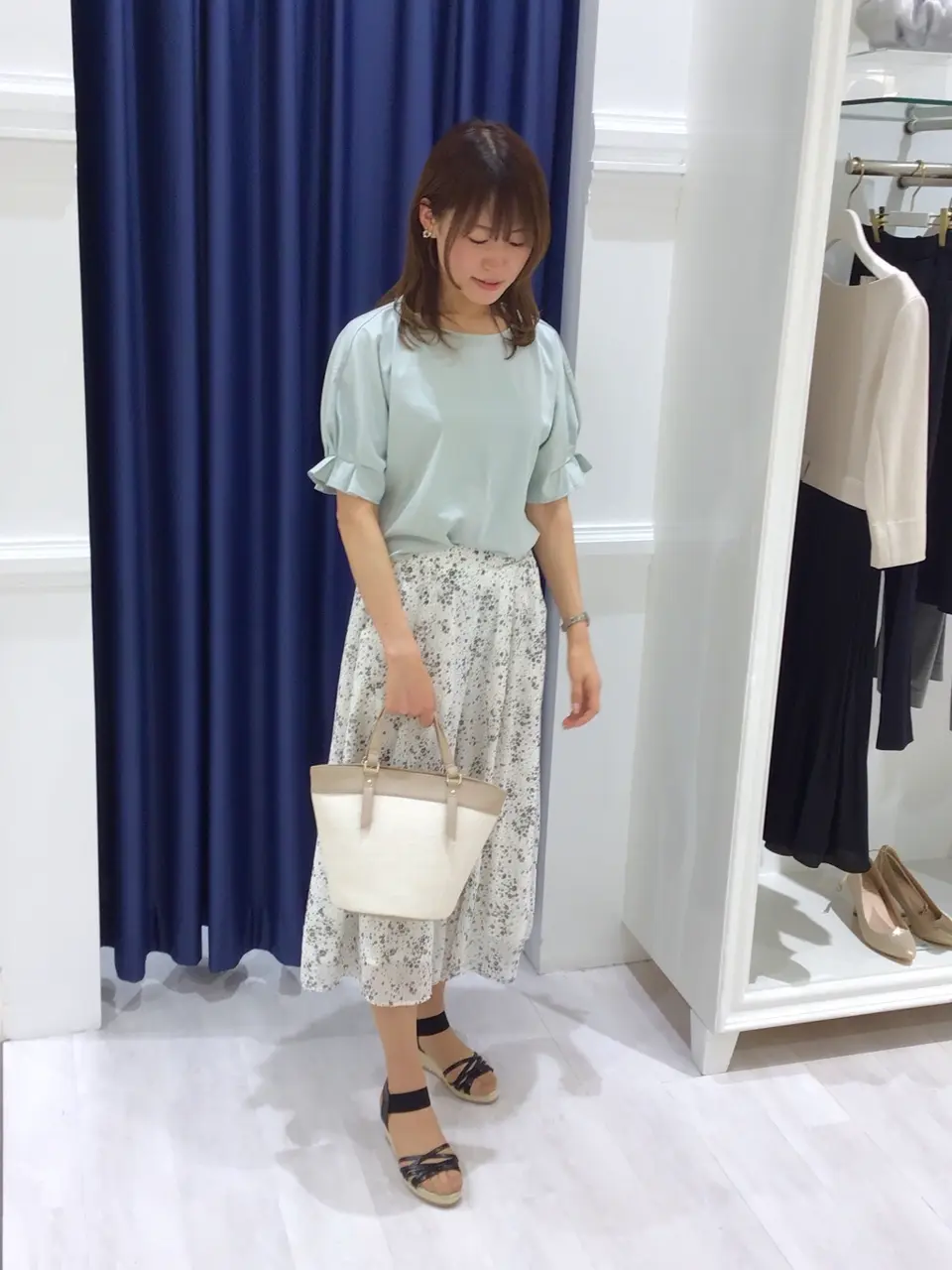 ANY SIS スタッフ コーディネート画像