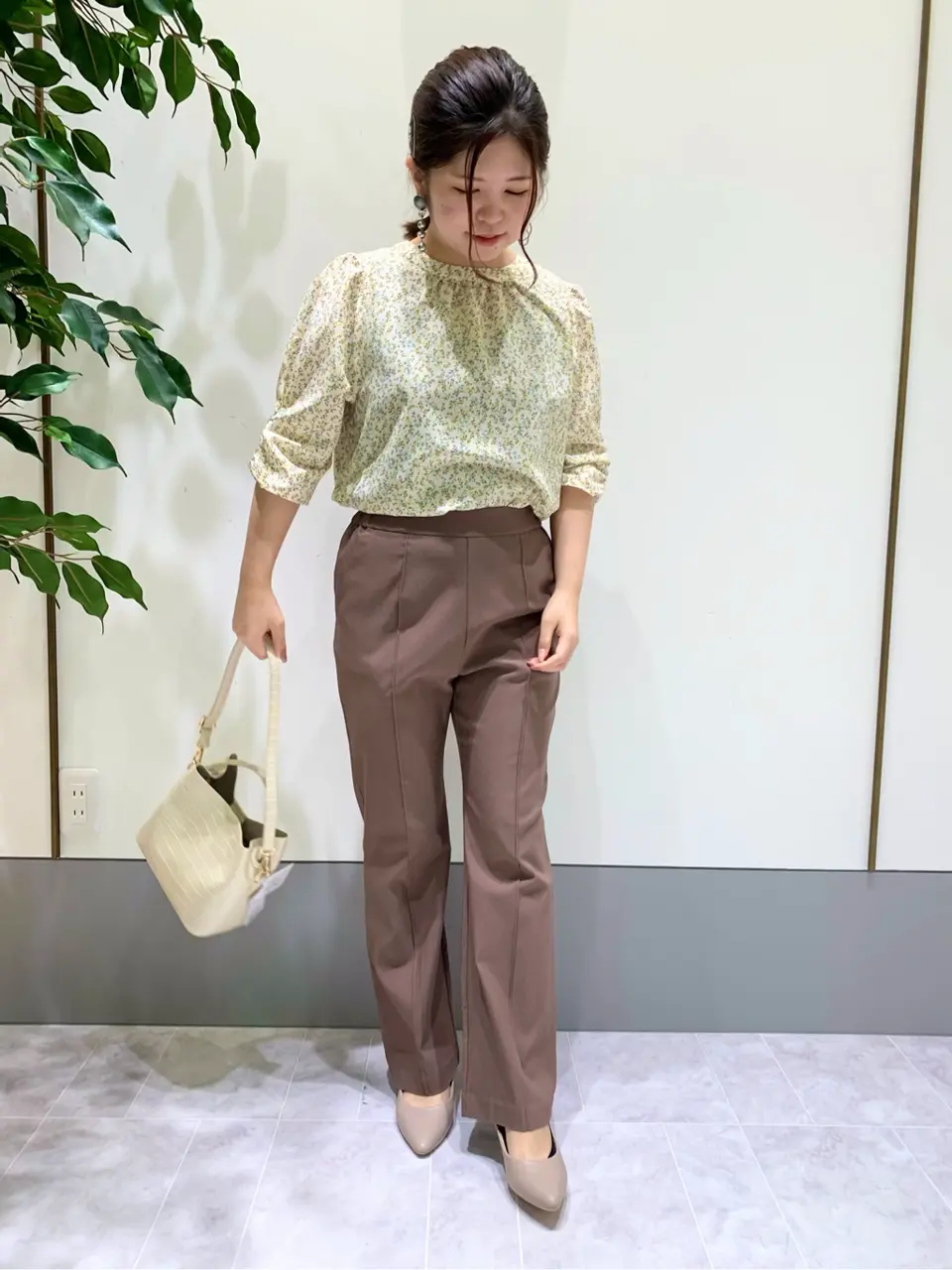 ANY SIS スタッフ コーディネート画像