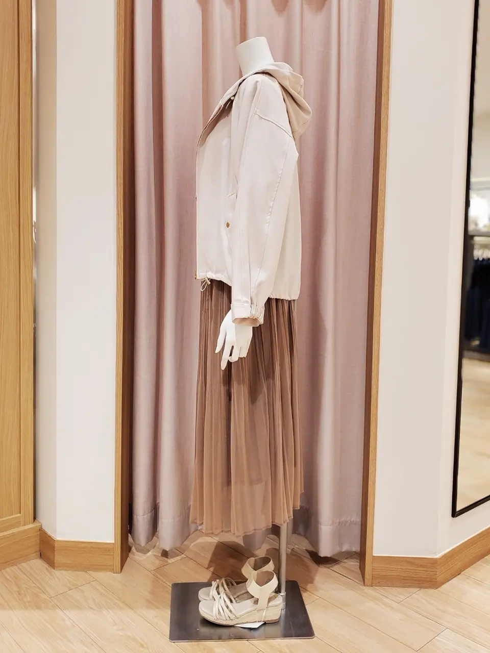 ANY SIS 岩田 コーディネート画像