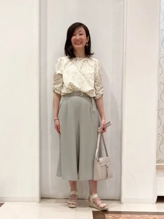 ANY SIS スタッフ コーディネート画像