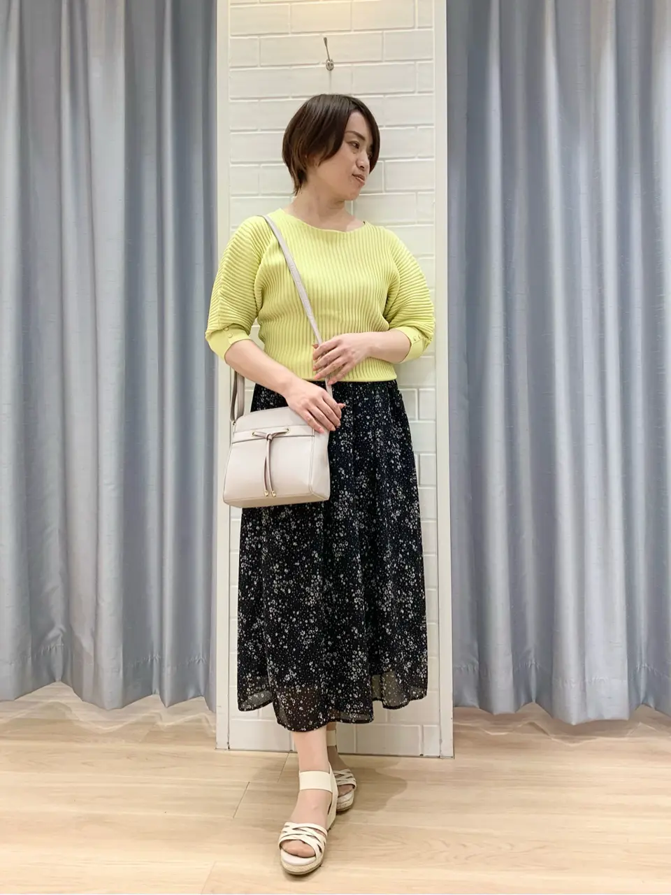 ANY SIS 丸岡 コーディネート画像