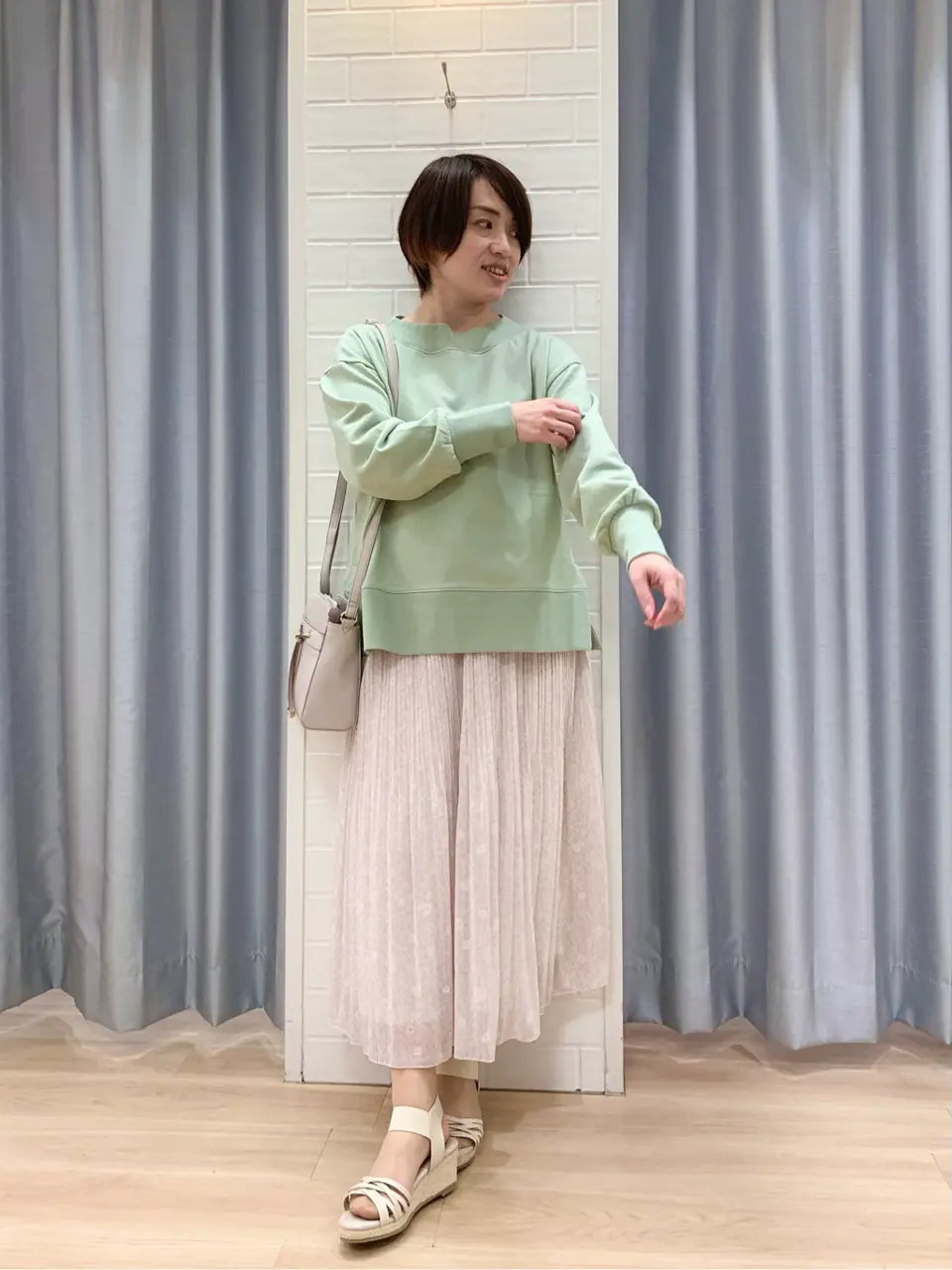 ANY SIS 丸岡 コーディネート画像