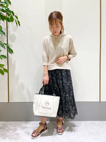 ANY SIS スタッフ コーディネート画像