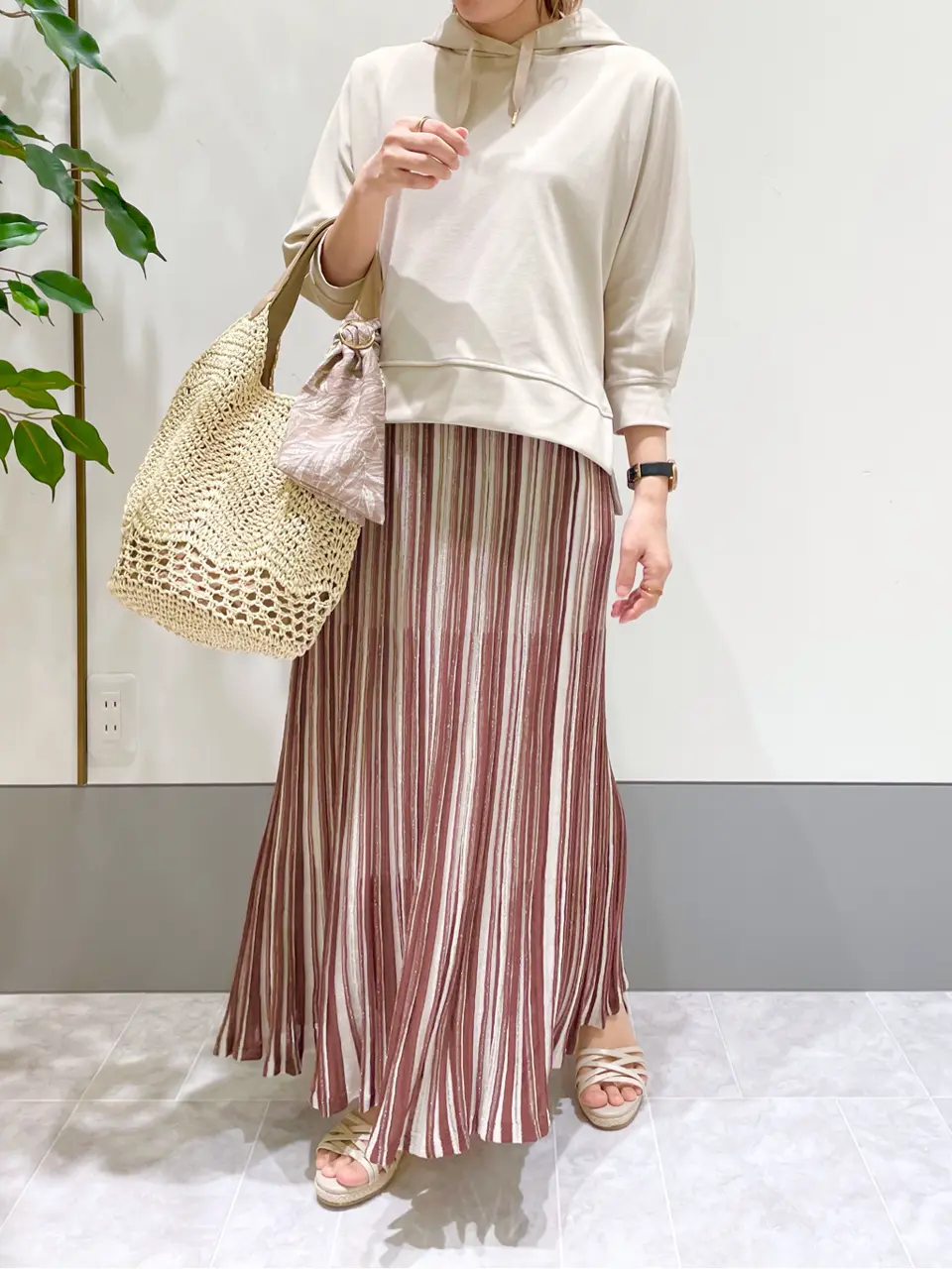 ANY SIS スタッフ コーディネート画像